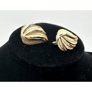 Vtg Crown Trifari Earrings Gold tone Clips MCM Signed Modernist Dual Finish 1"